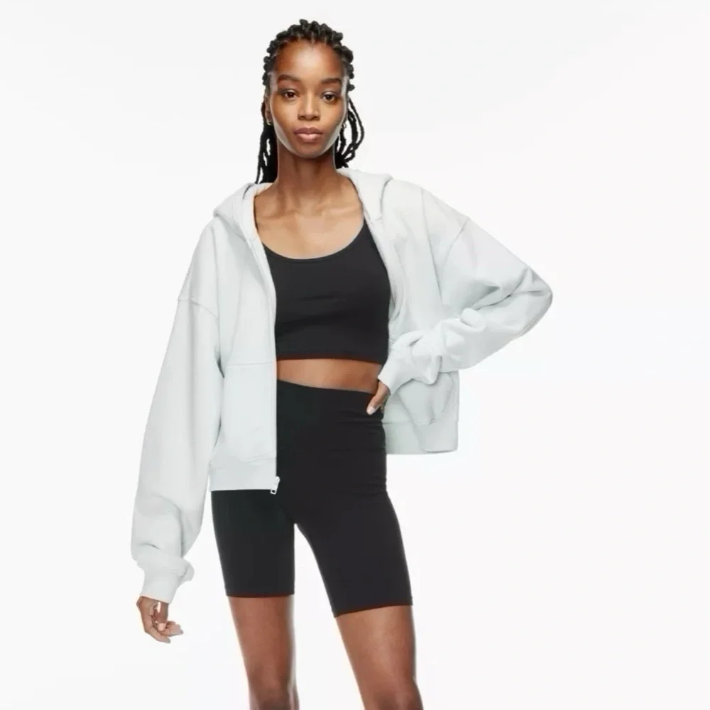 Aritzia tnaction hi